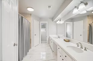 6511 Las Brisas Dr, Houston, TX 77083 - Photo 9