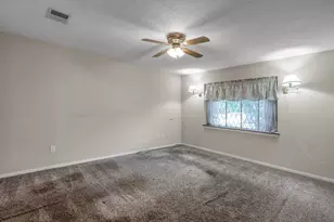 105 Broken Bough Ln, Conroe, TX 77304 - Photo 17