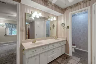 105 Broken Bough Ln, Conroe, TX 77304 - Photo 19