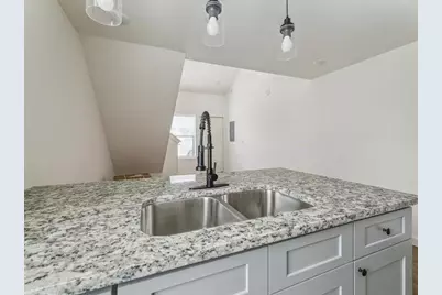 905 74th Street #2, Houston, TX 77011 - Photo 7