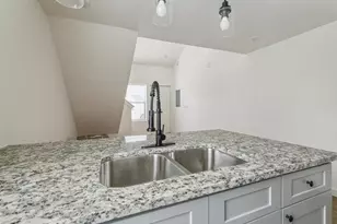 905 74th St, Houston, TX 77011 - Photo 7