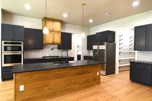 4 Lake Forest Dr, Conroe, TX 77384 - Photo 13