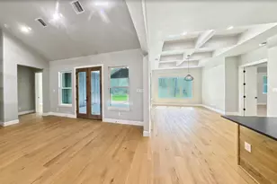 4 Lake Forest Dr, Conroe, TX 77384 - Photo 9