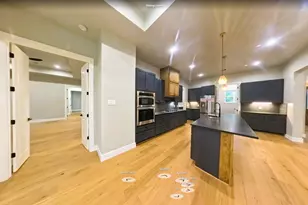 4 Lake Forest Dr, Conroe, TX 77384 - Photo 9