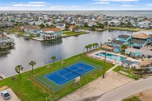 22022 Zachary Dr, Galveston, TX 77554 - Photo 37