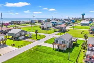 22022 Zachary Dr, Galveston, TX 77554 - Photo 31