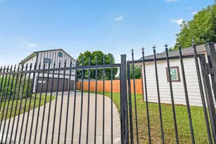8321 Coma St, Houston, TX 77051 - Photo 27