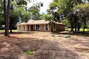748 County Rd 296D, Alvin, TX 77511 - Photo 7