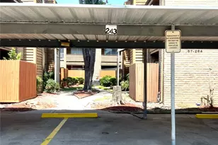 10202 Forum Park Dr, Houston, TX 77036 - Photo 15
