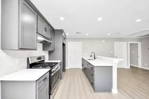 305 Mayford St, Houston, TX 77076 - Photo 17
