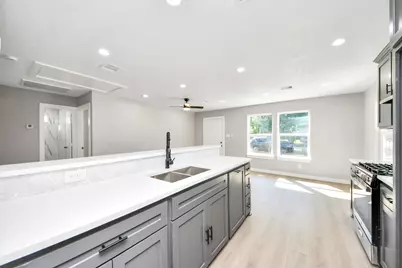 305 Mayford Street, Houston, TX 77076 - Photo 23