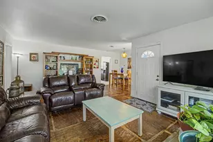 307 E Barton St, Calvert, TX 77837 - Photo 5