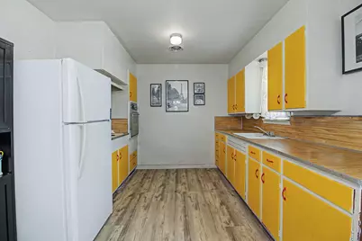307 E Barton Street, Calvert, TX 77837 - Photo 7