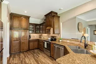 154 Horse Shoe Trail, Angleton, TX 77515 - Photo 9