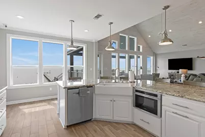 3133 Bay Ridge Drive, Palacios, TX 77465 - Photo 13