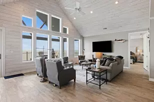 3133 Bay Rdg Dr, Palacios, TX 77465 - Photo 9