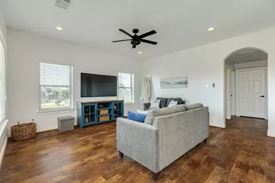 3906 Pirates Beach Blvd Court, Galveston, TX 77554 - Photo 5