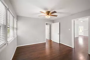 54 Sawmill Grove Ln, The Woodlands, TX 77380 - Photo 13