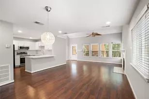 54 Sawmill Grove Ln, The Woodlands, TX 77380 - Photo 5