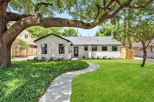 2501 Briarhurst Dr, Houston, TX 77057 - Photo 1