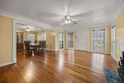 5201 Irvington Boulevard, Houston, TX 77009 - Photo 9