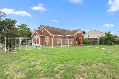5201 Irvington Boulevard, Houston, TX 77009 - Photo 3