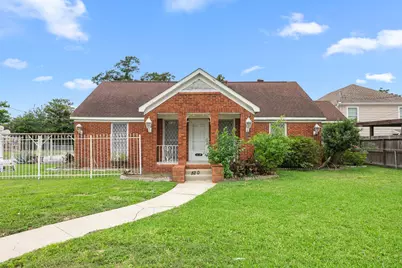 5201 Irvington Boulevard, Houston, TX 77009 - Photo 1