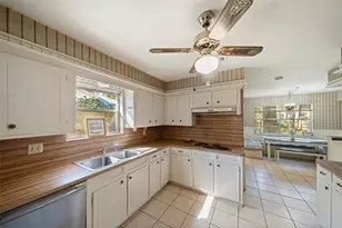 1115 Pear Tree Ln, Houston, TX 77073 - Photo 11