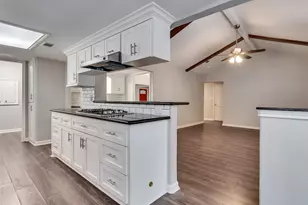 2030 Lone Rock Dr, Houston, TX 77339 - Photo 9