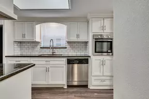 2030 Lone Rock Dr, Houston, TX 77339 - Photo 11