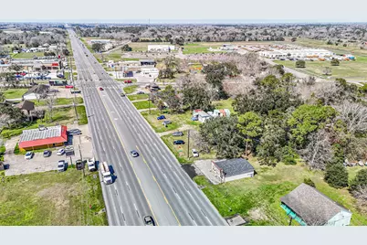 2466 W Highway 6, Alvin, TX 77511 - Photo 3