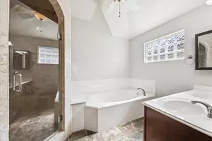 282 Debbie Ln, San Leon, TX 77539 - Photo 15