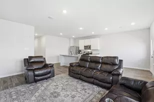 814 Brookside Dr, Dayton, TX 77535 - Photo 3