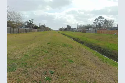 1809 Edinburg Avenue, League City, TX 77573 - Photo 29