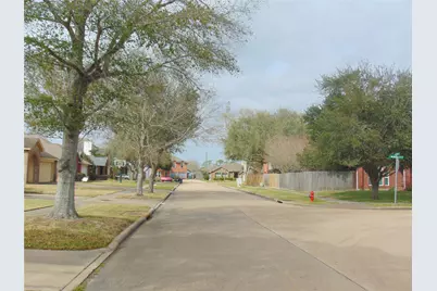 1809 Edinburg Avenue, League City, TX 77573 - Photo 31