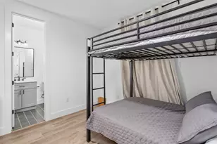 1303 E 27th St, Houston, TX 77009 - Photo 15