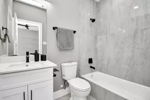 316 Thornton Rd, Houston, TX 77018 - Photo 9