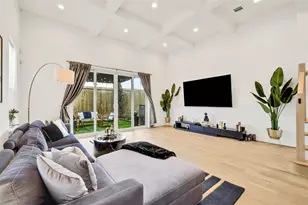 1306 Laird St, Houston, TX 77008 - Photo 9