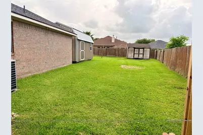 8010 Dogwood Court, Baytown, TX 77523 - Photo 23
