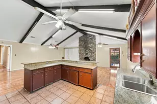 242 Ballantrae Ln, Houston, TX 77015 - Photo 11
