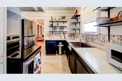 440 W Brazos Avenue, West Columbia, TX 77486 - Photo 7