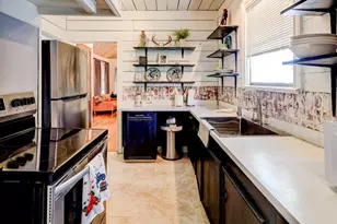 440 W Brazos Ave, West Columbia, TX 77486 - Photo 7