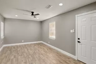 1308 N Rock Island St, Angleton, TX 77515 - Photo 3