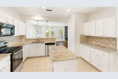 19 Endor Forest Place, The Woodlands, TX 77382 - Photo 9