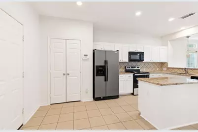 19 Endor Forest Place, The Woodlands, TX 77382 - Photo 13