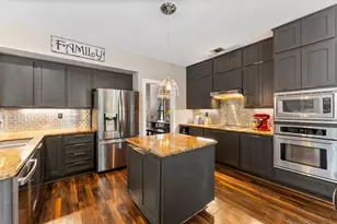 154 S Cochrans Green Cir, The Woodlands, TX 77381 - Photo 17
