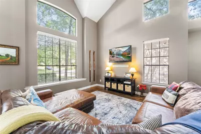 154 S Cochrans Green Circle, The Woodlands, TX 77381 - Photo 15