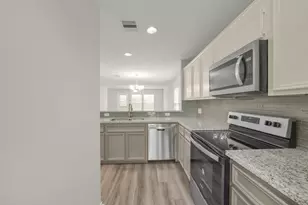 750 Redwing Park Dr, Houston, TX 77009 - Photo 11