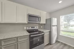 750 Redwing Park Dr, Houston, TX 77009 - Photo 9