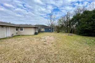 6144 Doulton Dr, Houston, TX 77033 - Photo 19